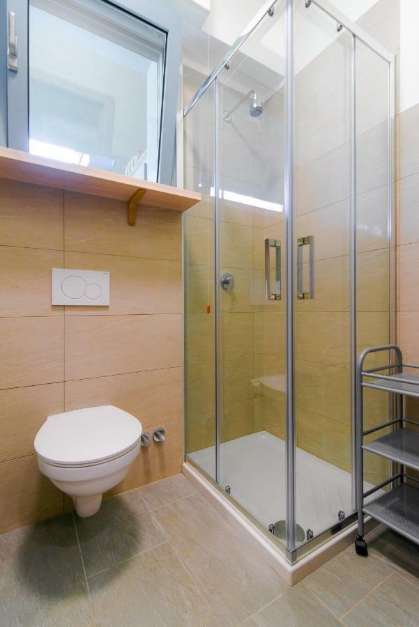 Casa Livio - Rooms And Studios Комо Екстериор снимка