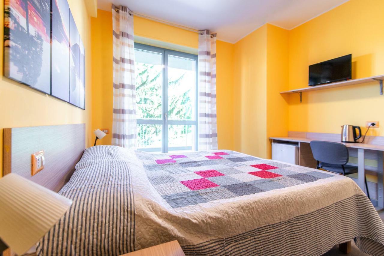 Casa Livio - Rooms And Studios Комо Екстериор снимка
